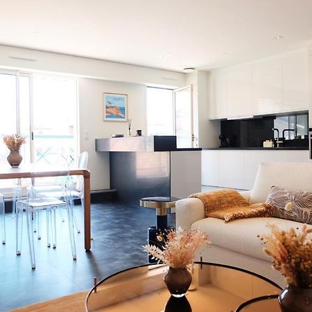 Magnifique Appartement, En Hyper Centre, Avec Terrasse Et Place De Parking Biarritz Bagian luar foto