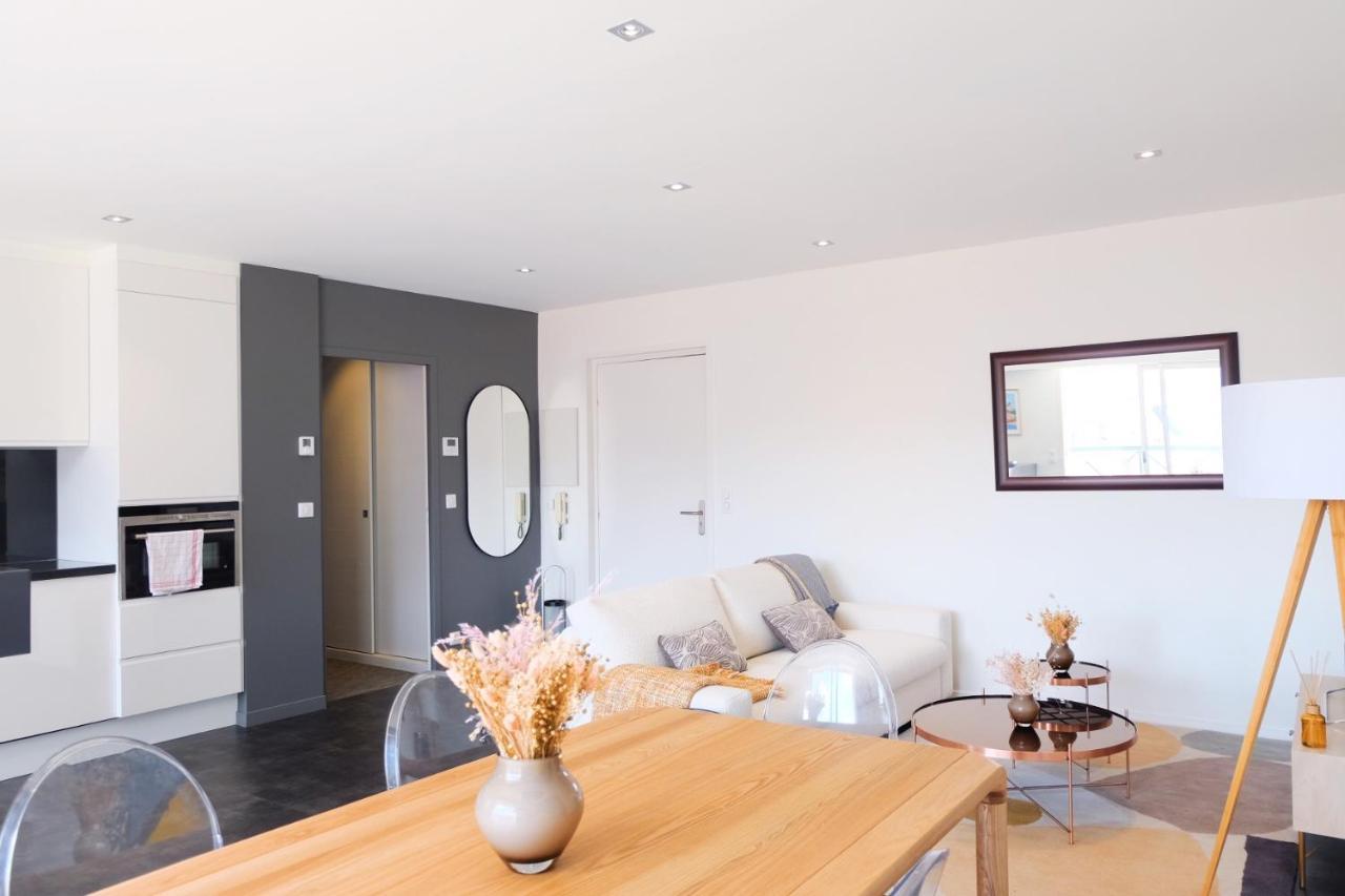 Magnifique Appartement, En Hyper Centre, Avec Terrasse Et Place De Parking Biarritz Bagian luar foto