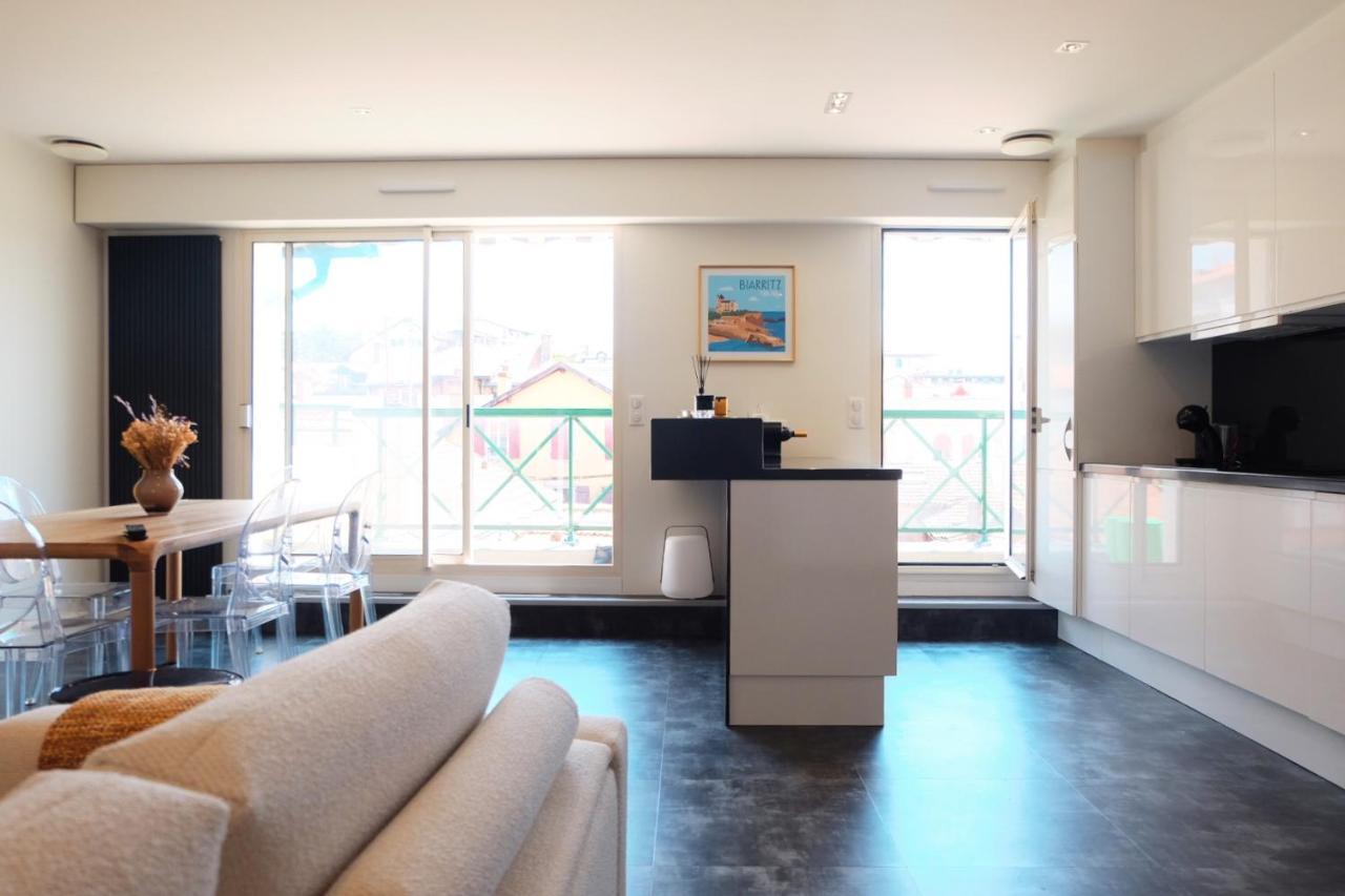 Magnifique Appartement, En Hyper Centre, Avec Terrasse Et Place De Parking Biarritz Bagian luar foto
