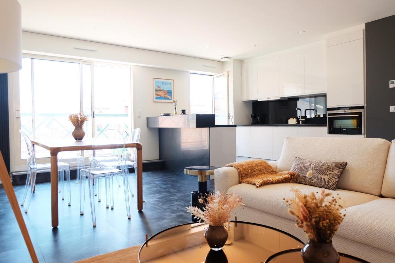 Magnifique Appartement, En Hyper Centre, Avec Terrasse Et Place De Parking Biarritz Bagian luar foto