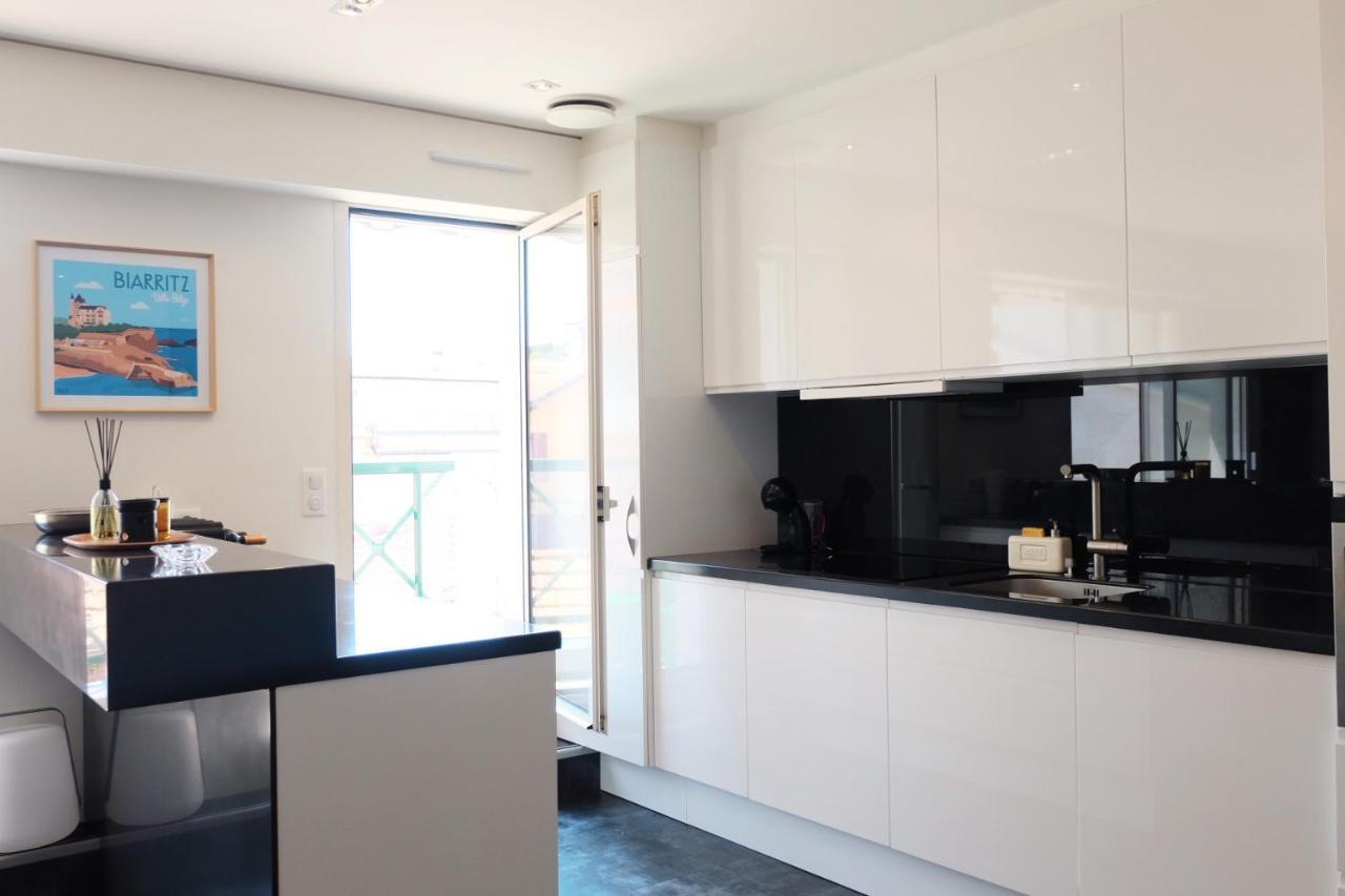 Magnifique Appartement, En Hyper Centre, Avec Terrasse Et Place De Parking Biarritz Bagian luar foto